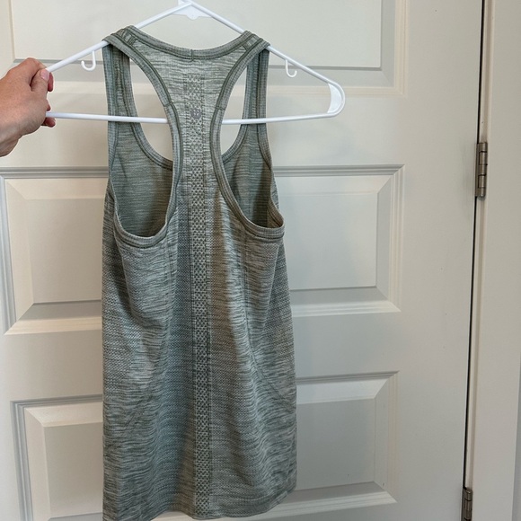 Lululemon Swiftly Tech Racerback Tank - Picture 2 of 4